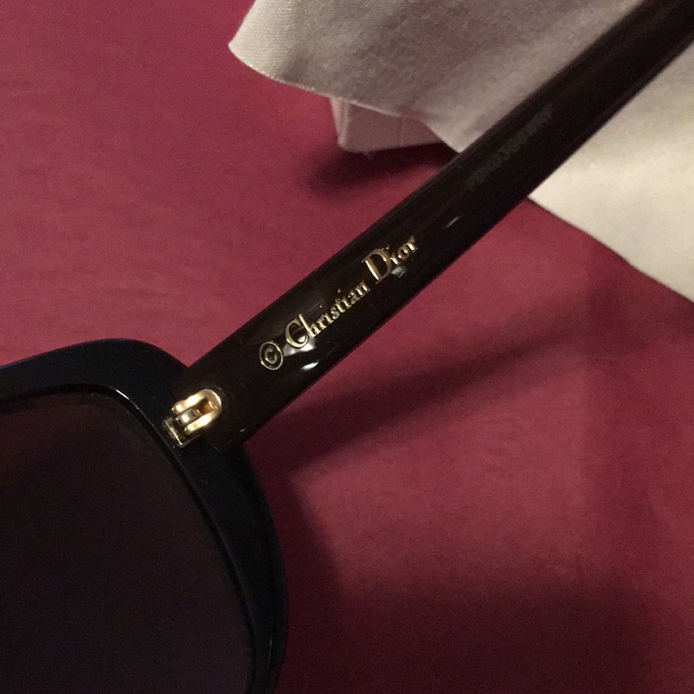 DIOR - Picture 6 of 8